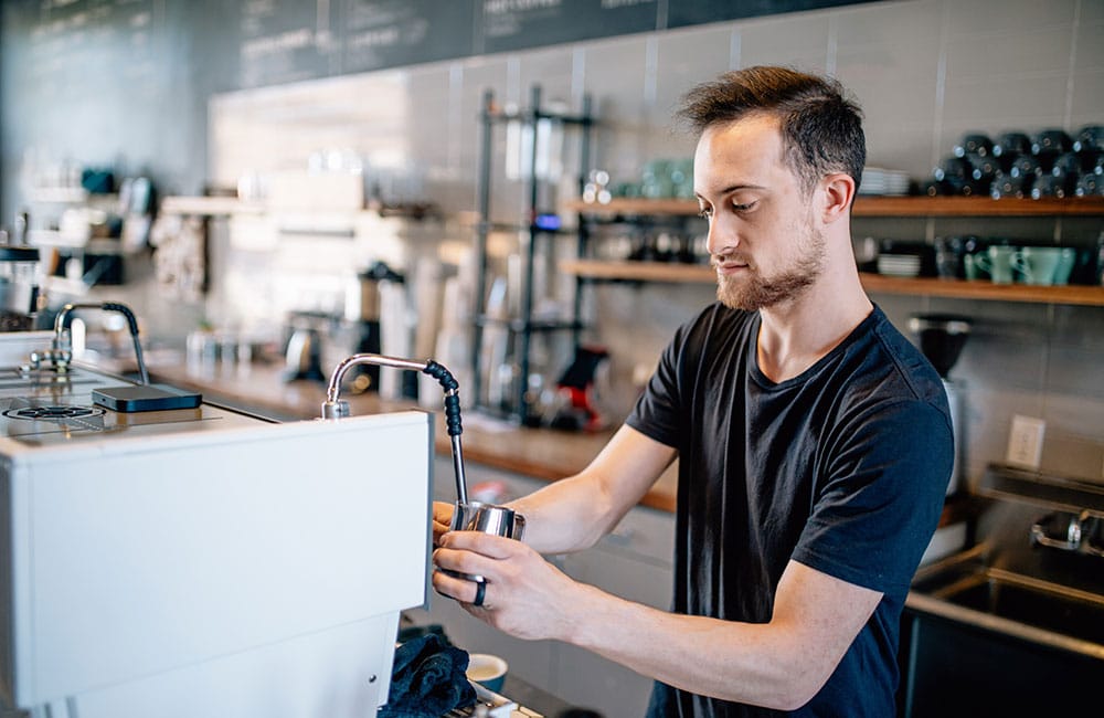 Cuando se espuma la leche es importante no quemarla