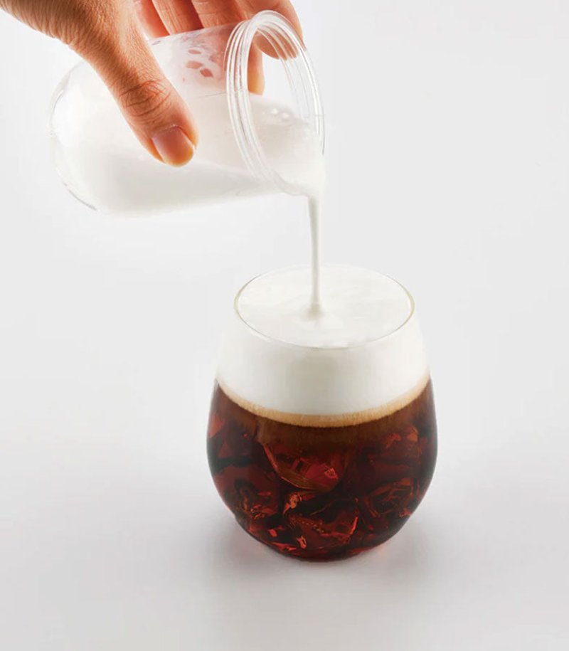 Café con leche espumada con Hario Latte Shaker