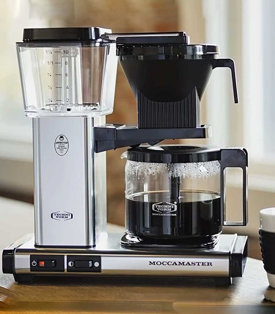 Cafetera por goteo moccamaster select con café