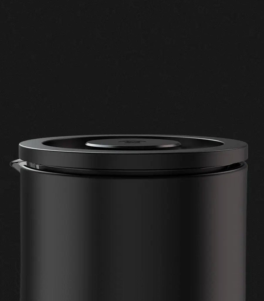 Detalle de cafetera prensa francesa timemore u negra