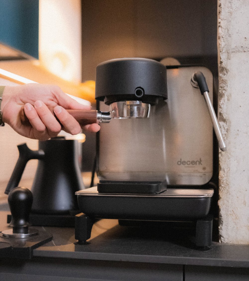 Café de especialidad, fresco de temporada y recién tostado. Trato cercano y transparencia. Somos tostadores. TOSTADO EN SEVILLA.