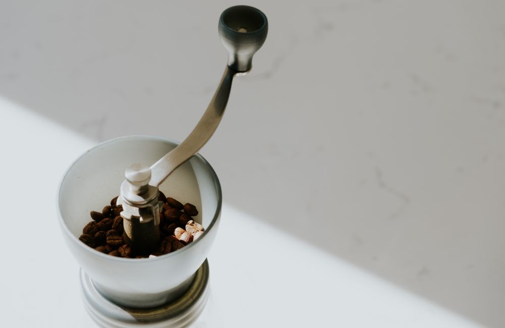 molinillo de café con granor mejor que café liofilizado instantáneo