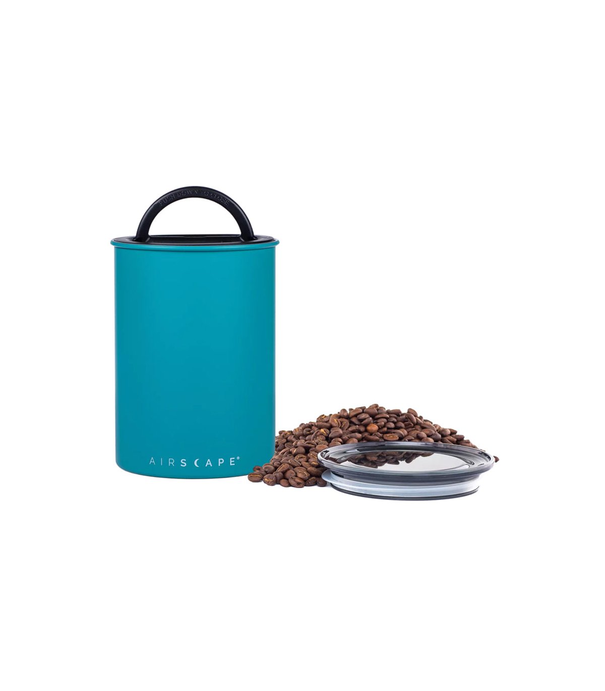 Granos de café junto a bote para guardar café de forma hermética de color azul de la marca Airscape